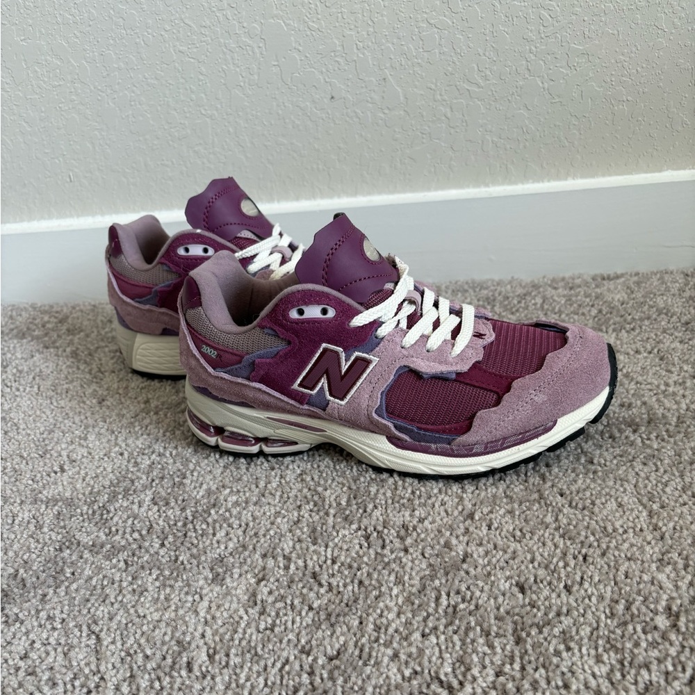 New Balance Sneakers 2002R